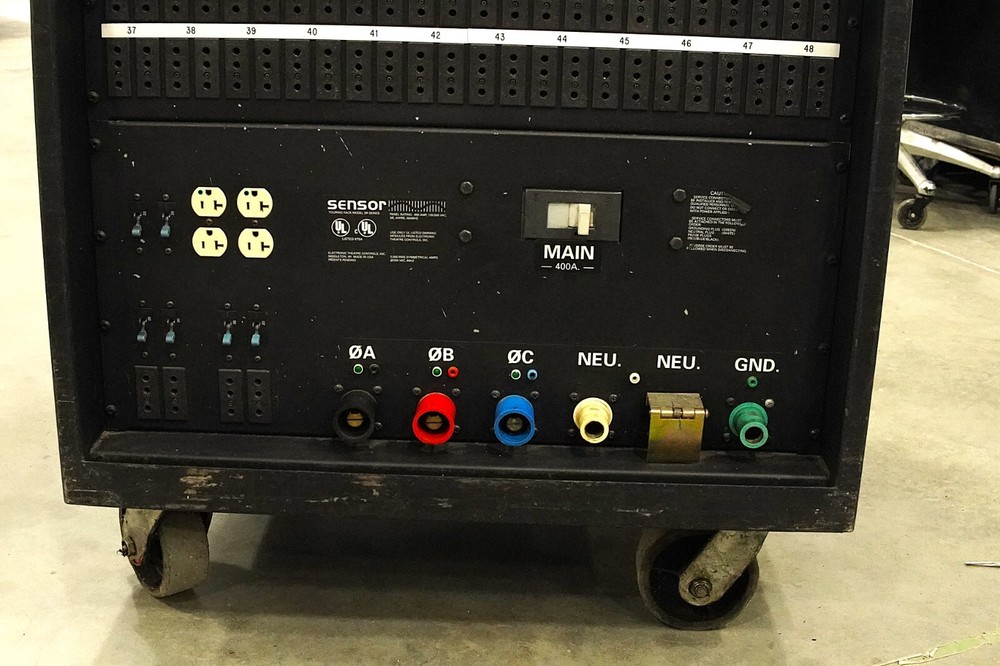 ETC Sensor Dimmer 48 Channel Light Stage Lighting Theater Rig - With Modules