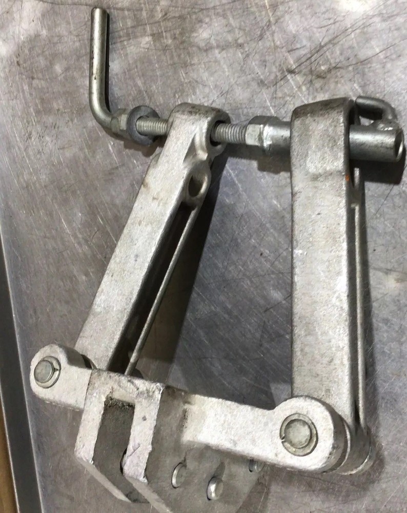 VINTAGE CAMPBELL PULLEY Beam Support Item D28