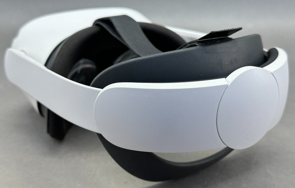 Meta Quest 2 VR Headset 128GB with Controllers & Case