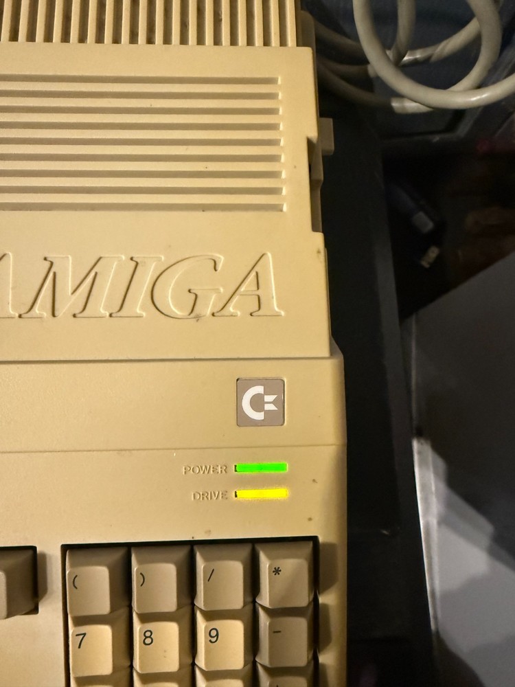 COMMODORE AMIGA 500 COMPUTER BOXED