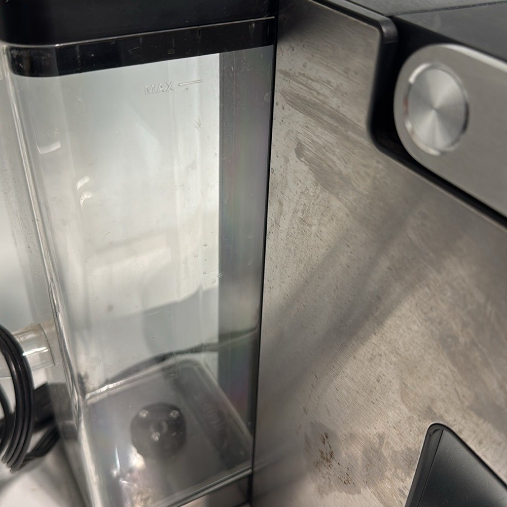 Keurig Silver and Black Coffee Maker/Coffee Maker/Coffee