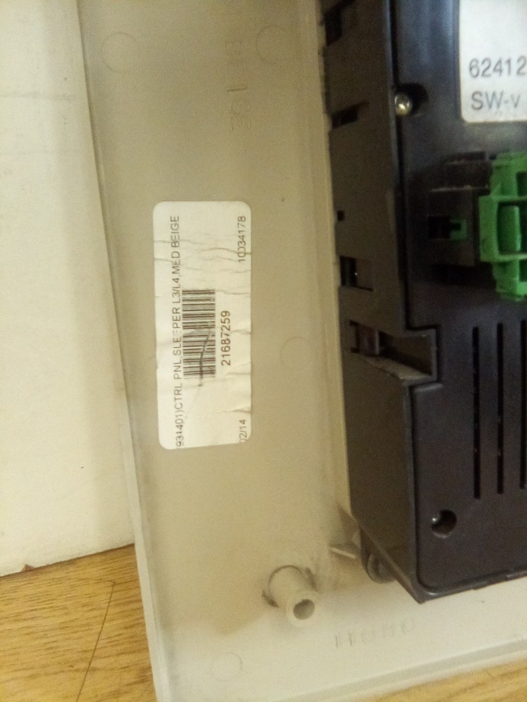 Volvo VNL Sleeper Control Panel 22382004, 21687259
