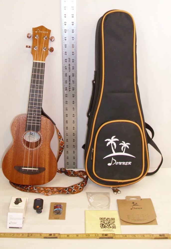DONNER MAHOGANY WOOD UKULELE WITH CASE & ACCESSORIES