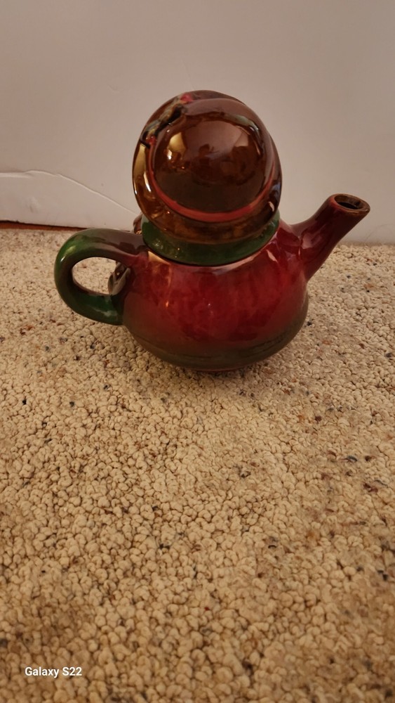 Excellent Holiday 2010 Stoneware Snowman Teapot!