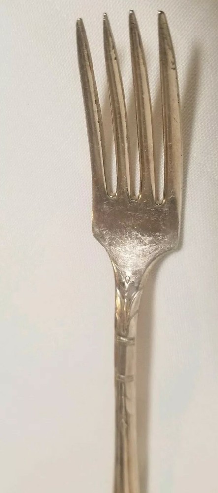 Tudor Plate ONEIDA Community Made - 1 dinner fork unknown pattern