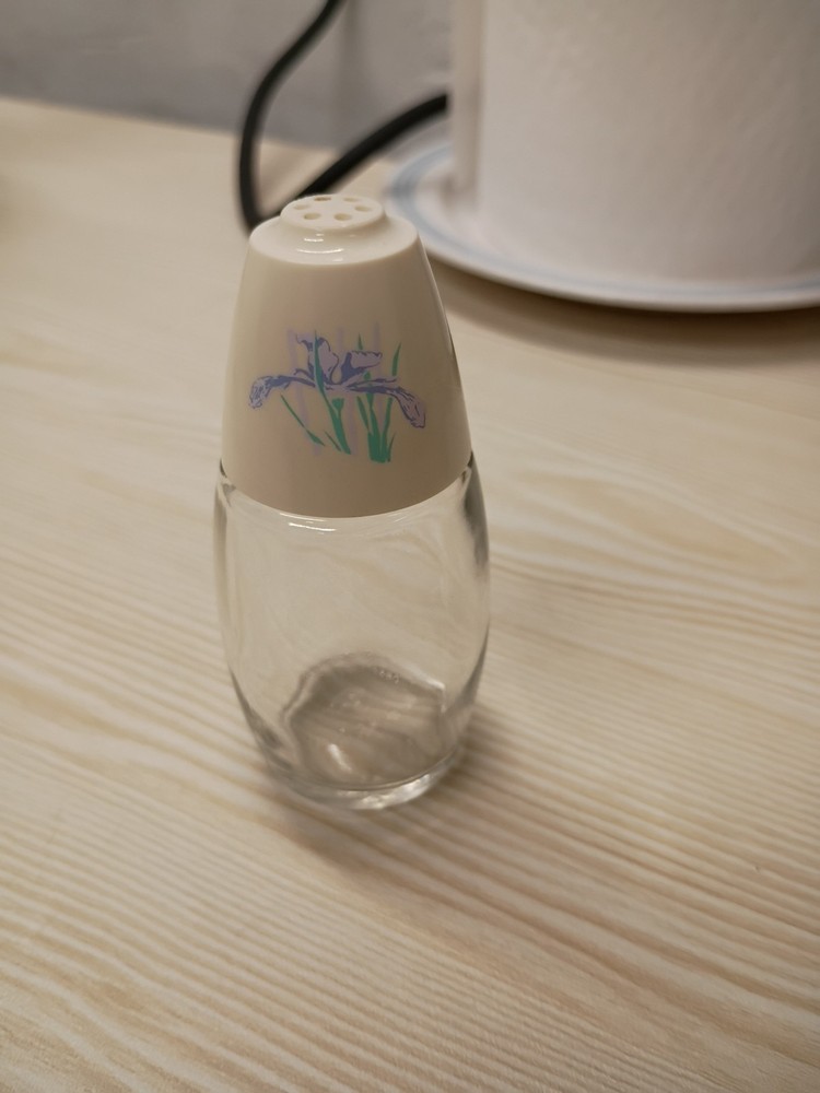 Glassware Sugar Shaker & Plastic Lid Shadow Iris (Corelle)