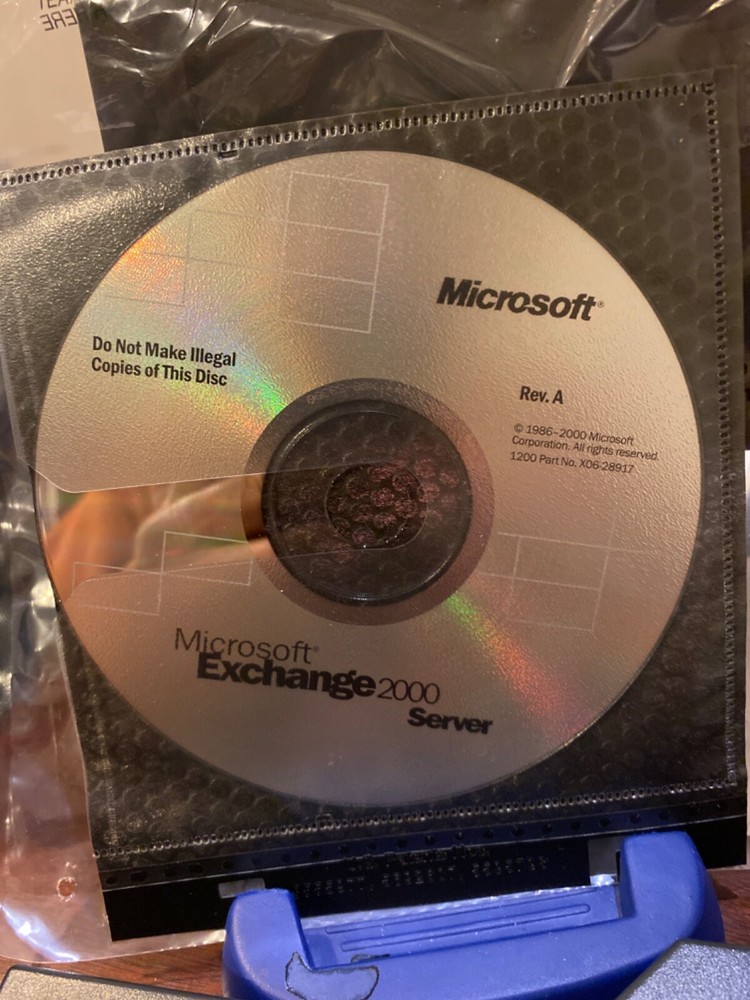 RARE , AUTHENTIC AND BRAND NEW Microsoft Exchange 2000 Server Rev. A. CD