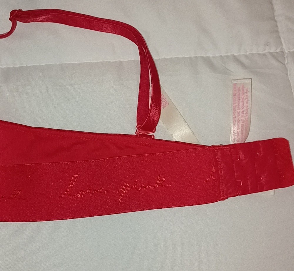 PINK VS 32A Wear-Everywhere Push-Up Bra
