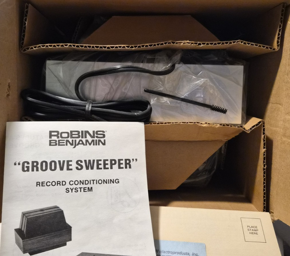 Robins Benjamin Groove Sweeper