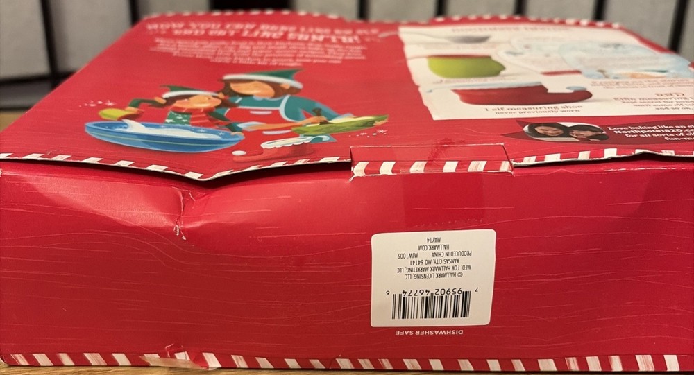 HALLMARK NORTHPOLE BAKE LIKE AN ELF BAKE SET NEW