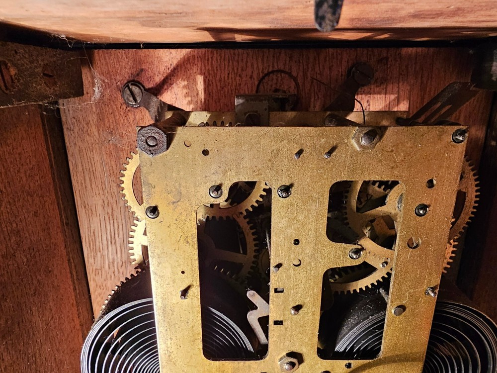 VINTAGE INGRAHAM WOOD MANTEL CLOCK ( SEE DESCRIPTION)