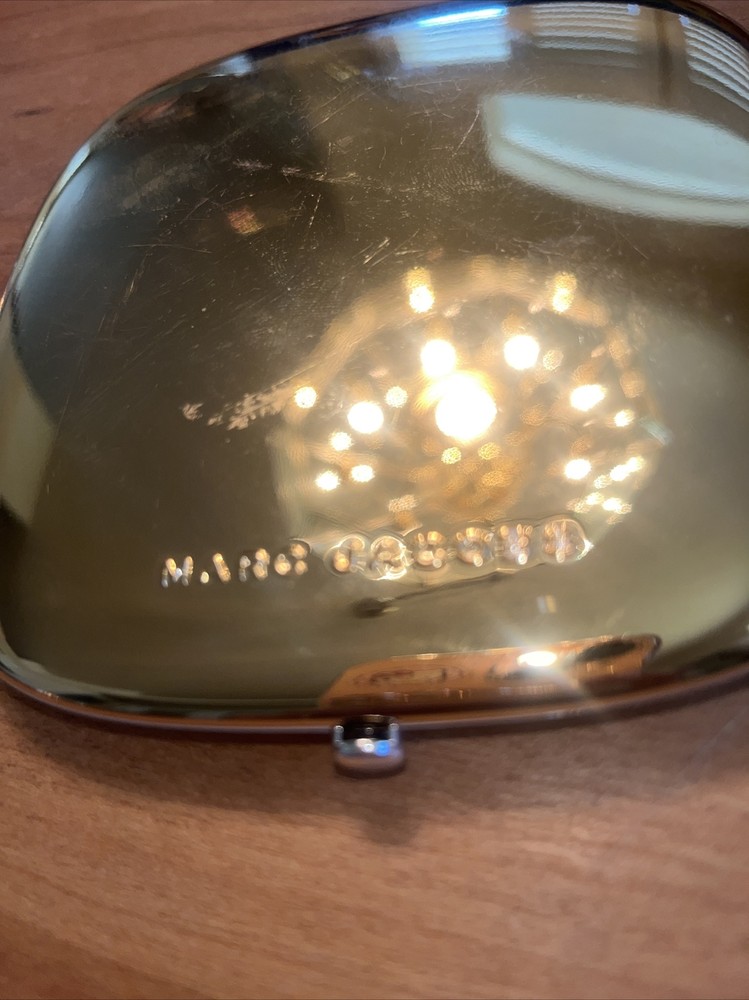 Marc Jacobs Omega Glaze Champagne No Box