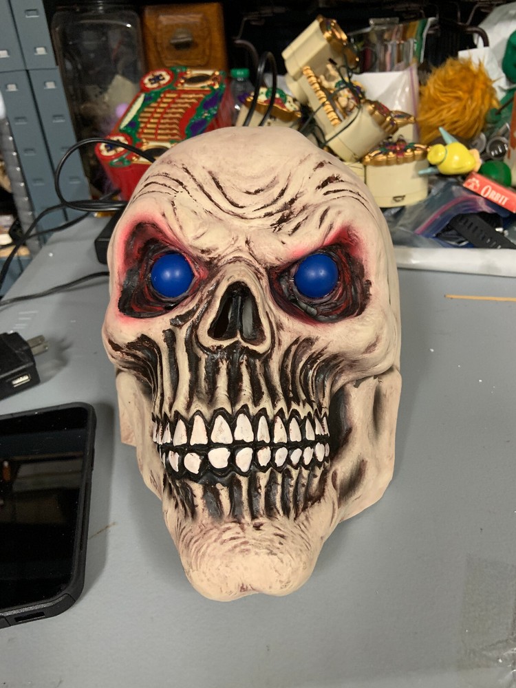 Halloween Skull mask with Light up Eyes