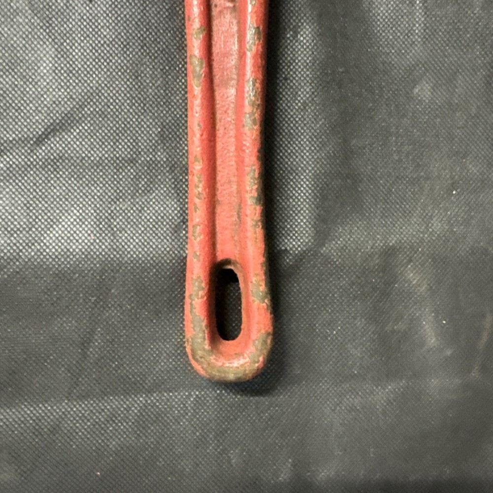 Pittsburgh 18" Pipe Wrench Red
