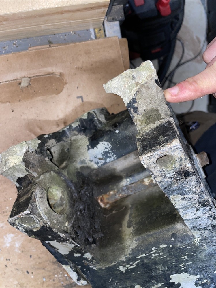 PETERBILT 379 BRACKET-FRONT SPRING DRIVE 02-02516R