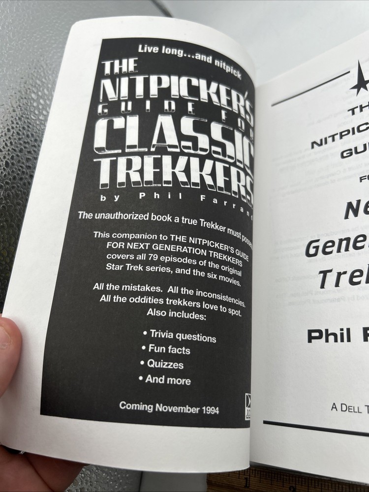 The Nitpicker's Guide for Next Generation Trekkers Paperback 1993