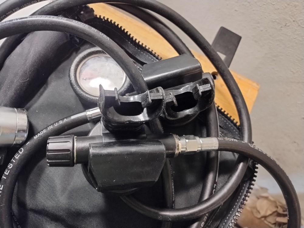 Dive Rite RG1200 Octopus Regulator System w/ Meter and Case **EUC