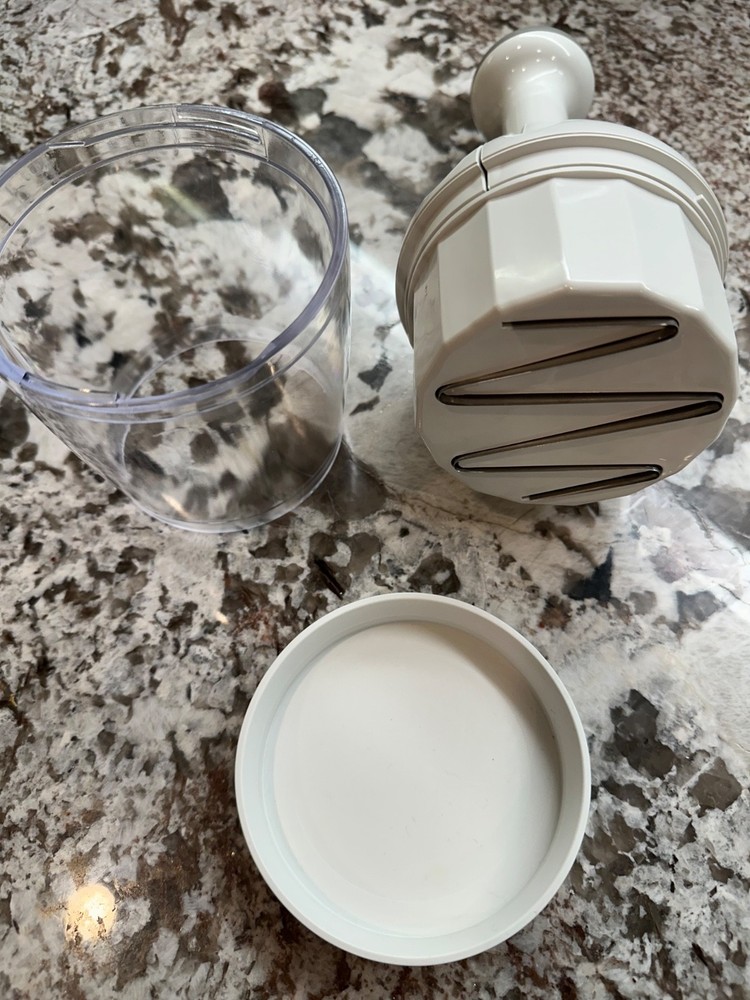 Pampered Chef Food Chopper (Top-Down Push Function) White - #2585