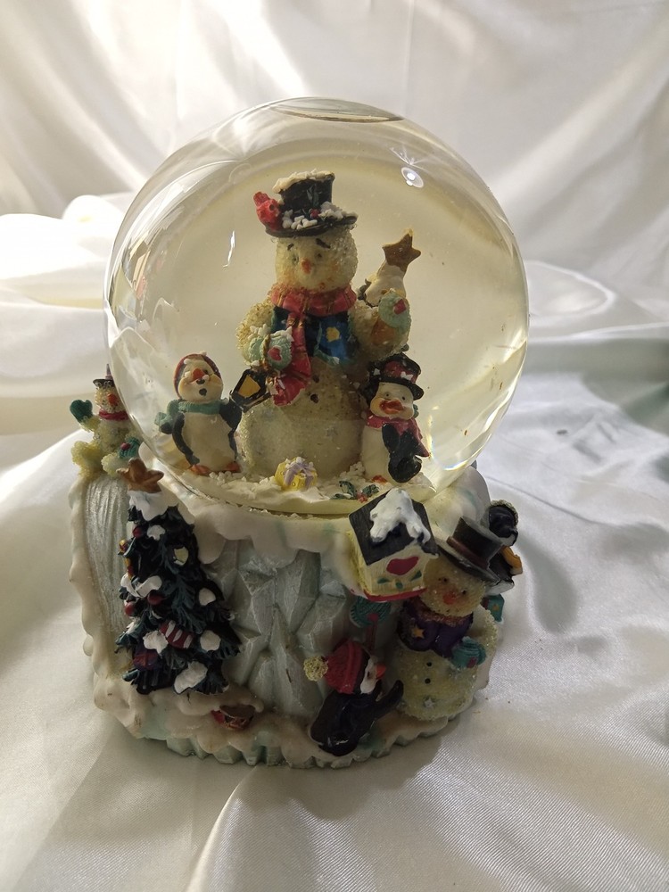 SNOWMAN SNOW GLOBE