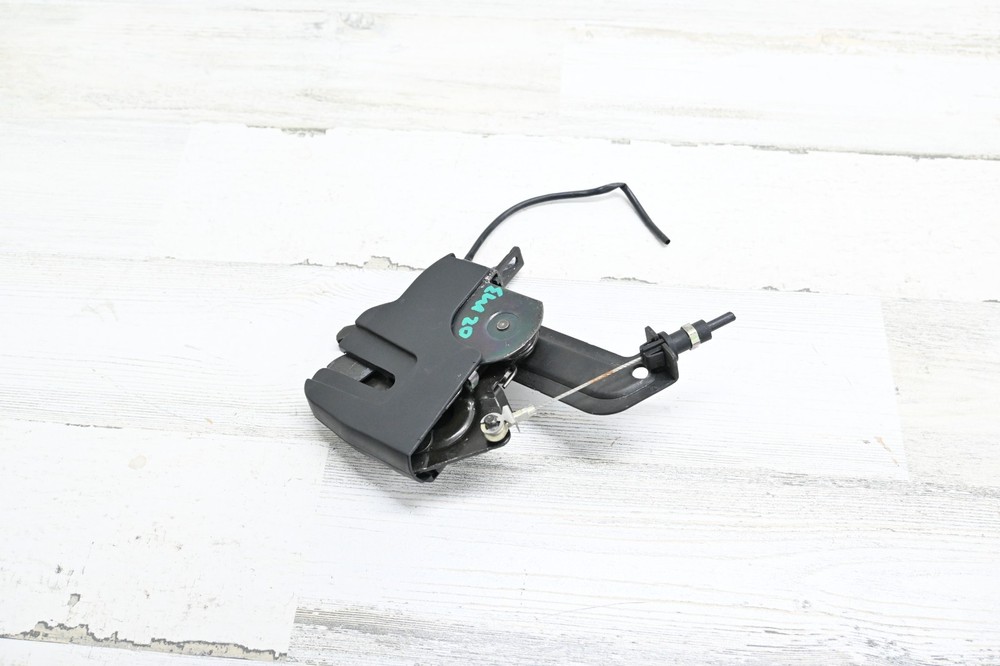 00-06 BMW E46 Left Driver Side Convertible Top Folding Flap Lock Latch OEM
