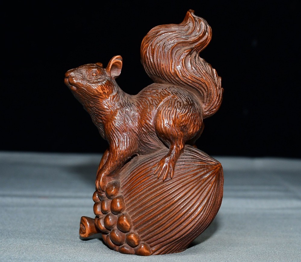 Exquisite Small Leaf Boxwood Pine Mouse Ornament
