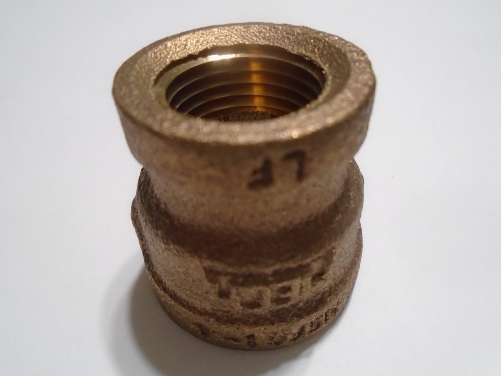 Brass Reducing Coupling 1/2" to 3/4" Threaded Ends Lead Free