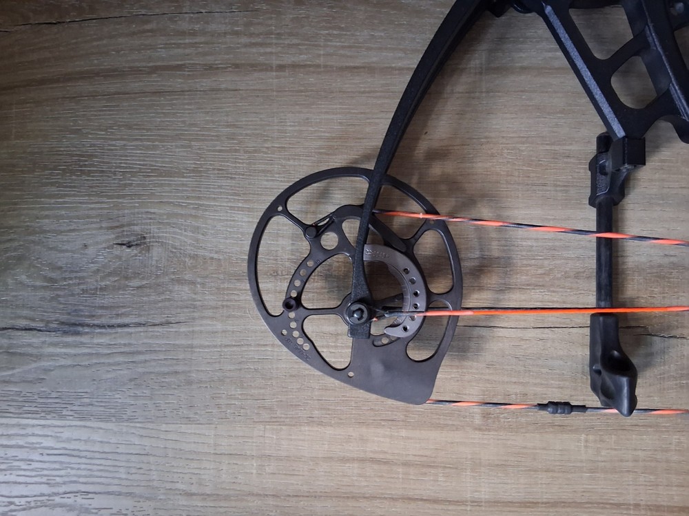 Bear Archery Traxx Compound Bow - Used