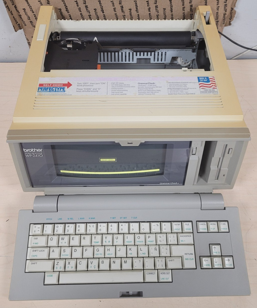 VINTAGE! BROTHERS WP-2410 WORD PROCESSOR MISSING LID (POWERS ON)
