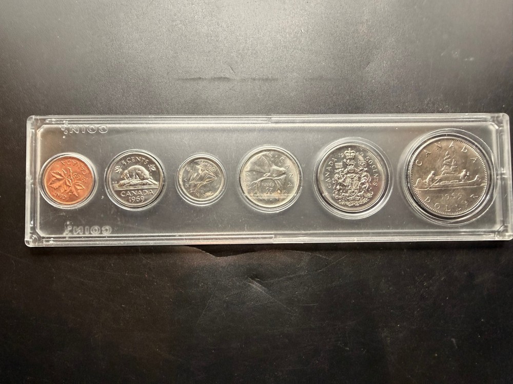 1969 Canada 6 Coin Mint Set In Plastic  Display