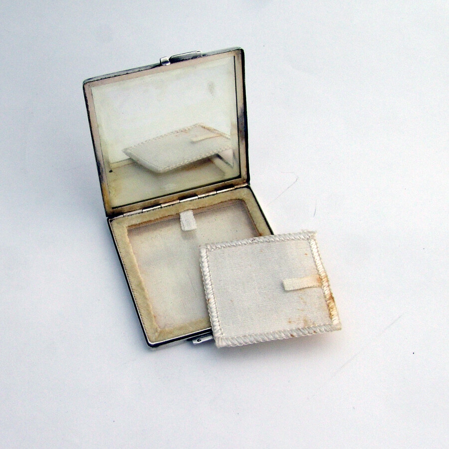 German Square Mirrored Compact Karl Hohmann 835 Standard Silver 1930