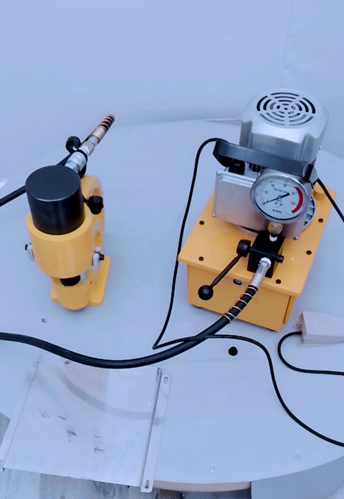 Hydraulic Hole Punching Tool Kit with Double Acting Pump Copper Hole Puncher Set