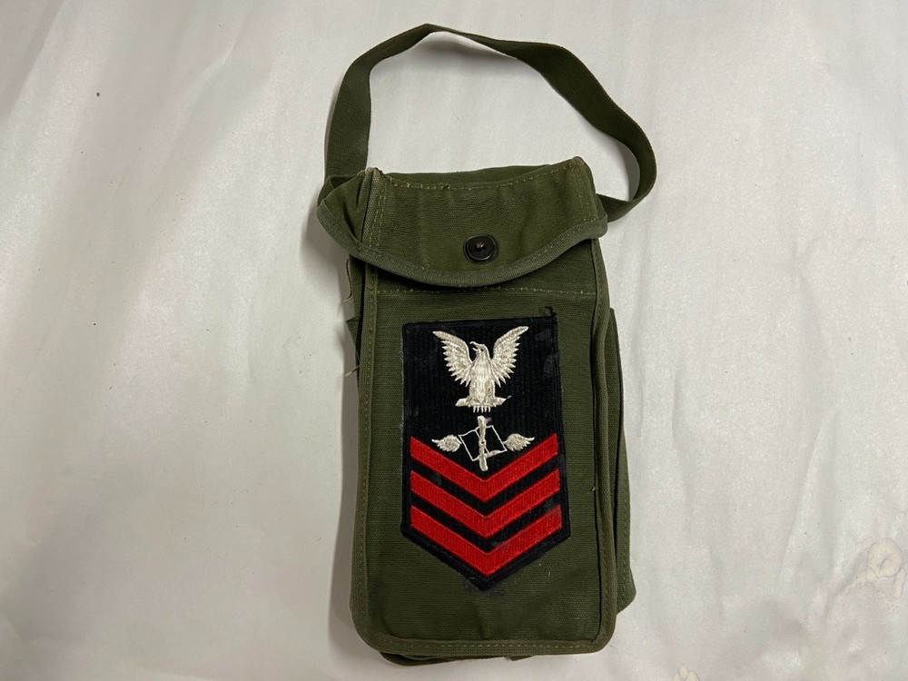VINTAGE AMMUNITION  POUCH WITH NAVY PATCH
