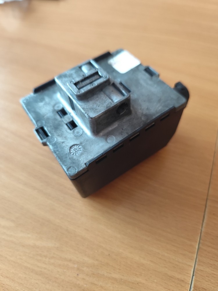 Renault/Steering wheel ignition lock/E0090000