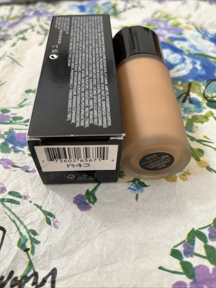 Mac Studio Fix Fluid Broad Spectrum Matte Foundation (NC27) (30ml)