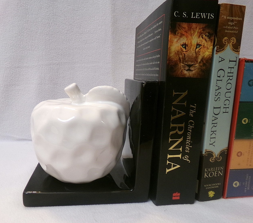 J.T. ROSE GLAZED CERAMIC BOOKEND - DIMPLED APPLE - C10471 - (ONE ONLY)