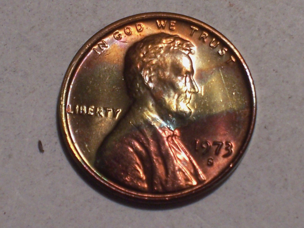 1973-S  @   Rainbow"  Lincoln Memorial  Penny.!!