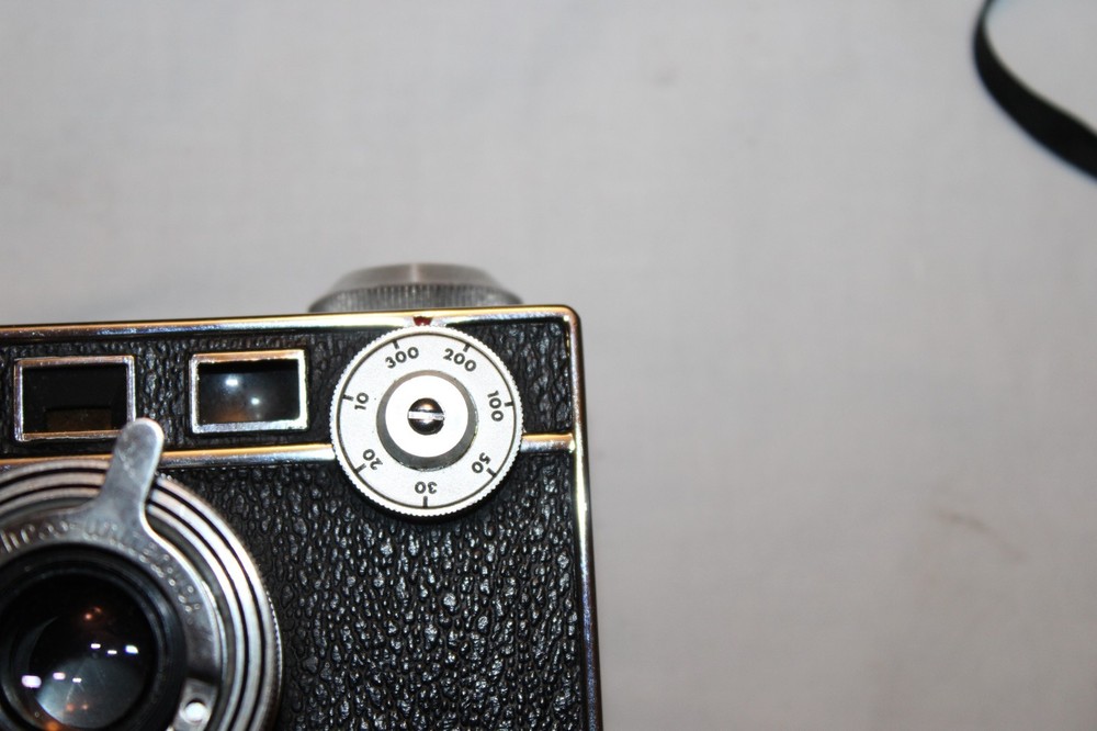 Vintage Argus 35mm Rangefinder Camera w/Weston Exposure Meter