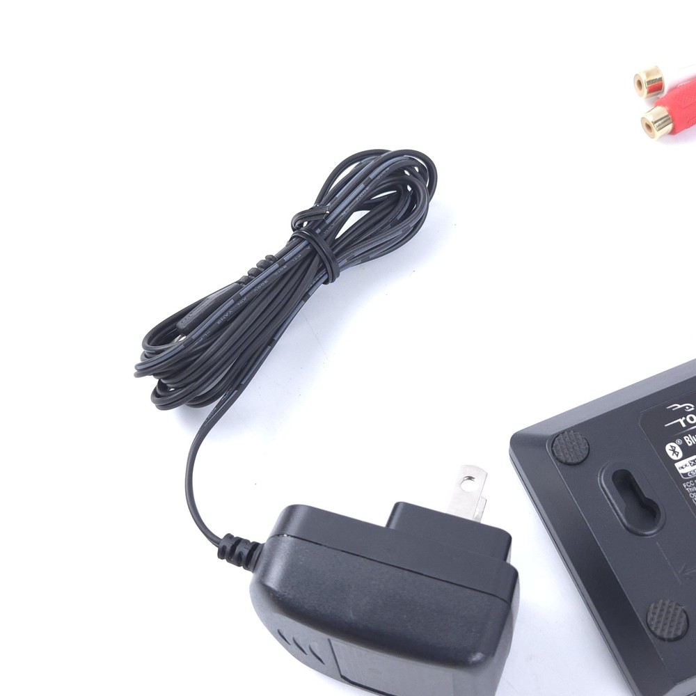 Rocketfish RF-BTR319 Bluetooth Audio Receiver With Power Adapter
