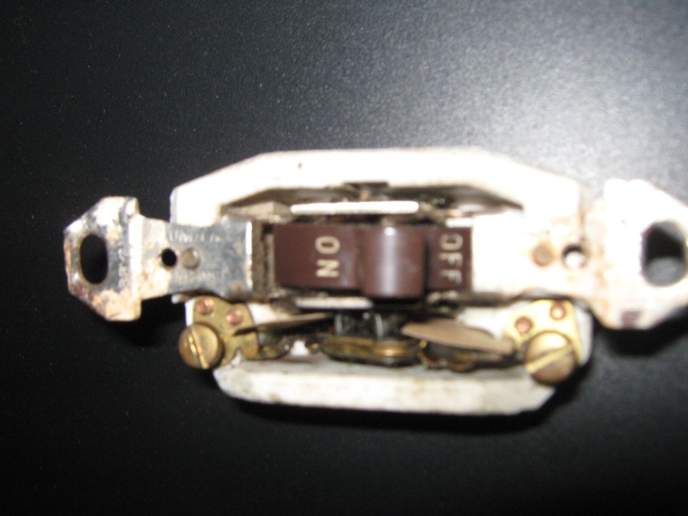 Vintage Push Button Light Switch, Single-Pole ON/OFF Bryant - USA