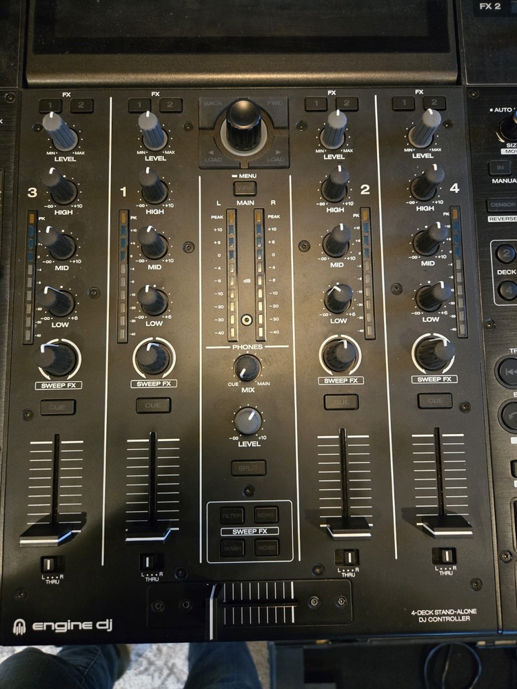 Denon DJ Prime 4 + Plus Standalone Controller with Rolling Flight Case 500gb SSD