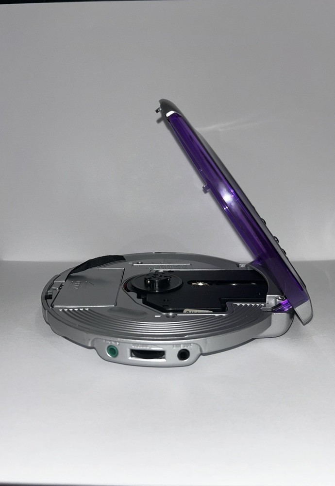 Durabrand CD-565 Portable CD Player Digital Audio Programmable Silver Tested