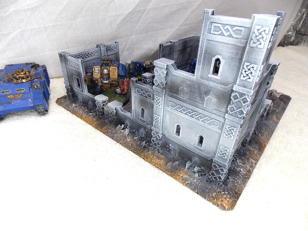 WARGAMING TERRAIN PAINTED BUILDING