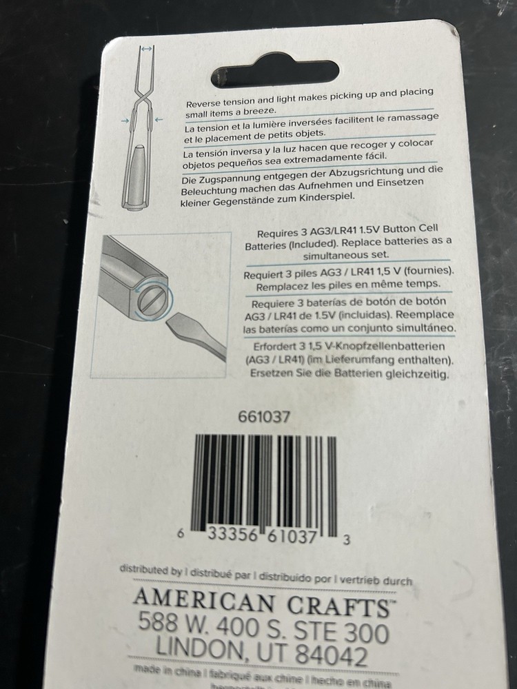 WeR Memory Keepers Lighted Reverse Tweezers