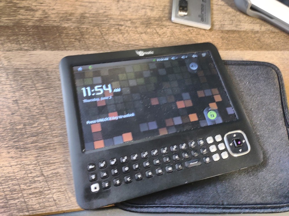 Ematic WR780 QWERTY tablet