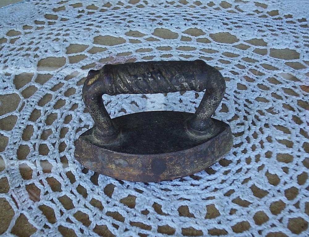 Small Cast Iron Flat Clothes Iron 3 1/2"
