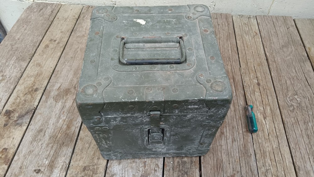 Green sessions military box.