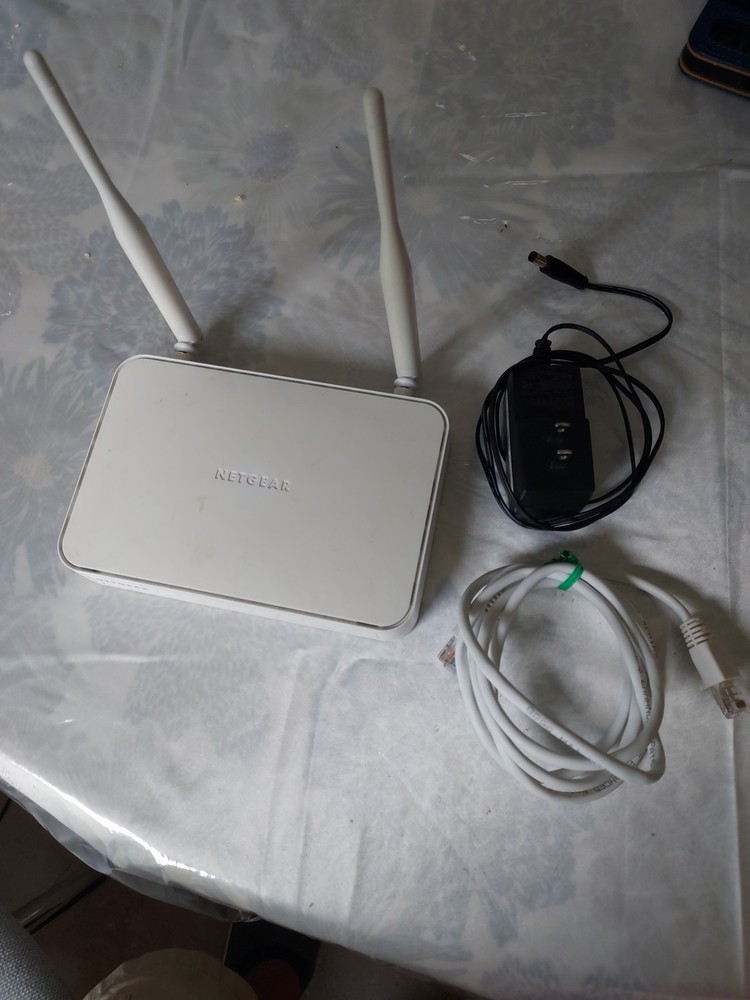 NETGEAR WNR2020 WIRELESS ROUTER WITH EXTERNAL ANTENNAS