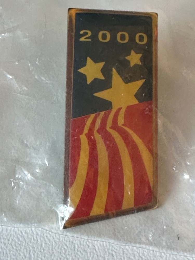 MINT YEAR 2000 FLAG  PIN WITH ORIGINAL PACKAGING