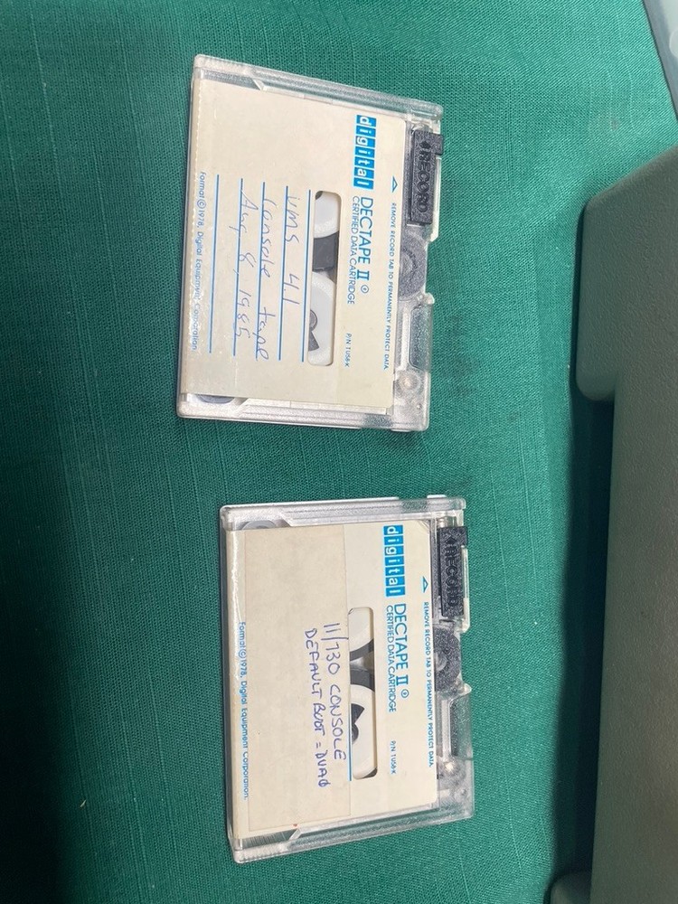 Hewlett Packard HP 4951A protocol analyzer with accessories 18180A interface