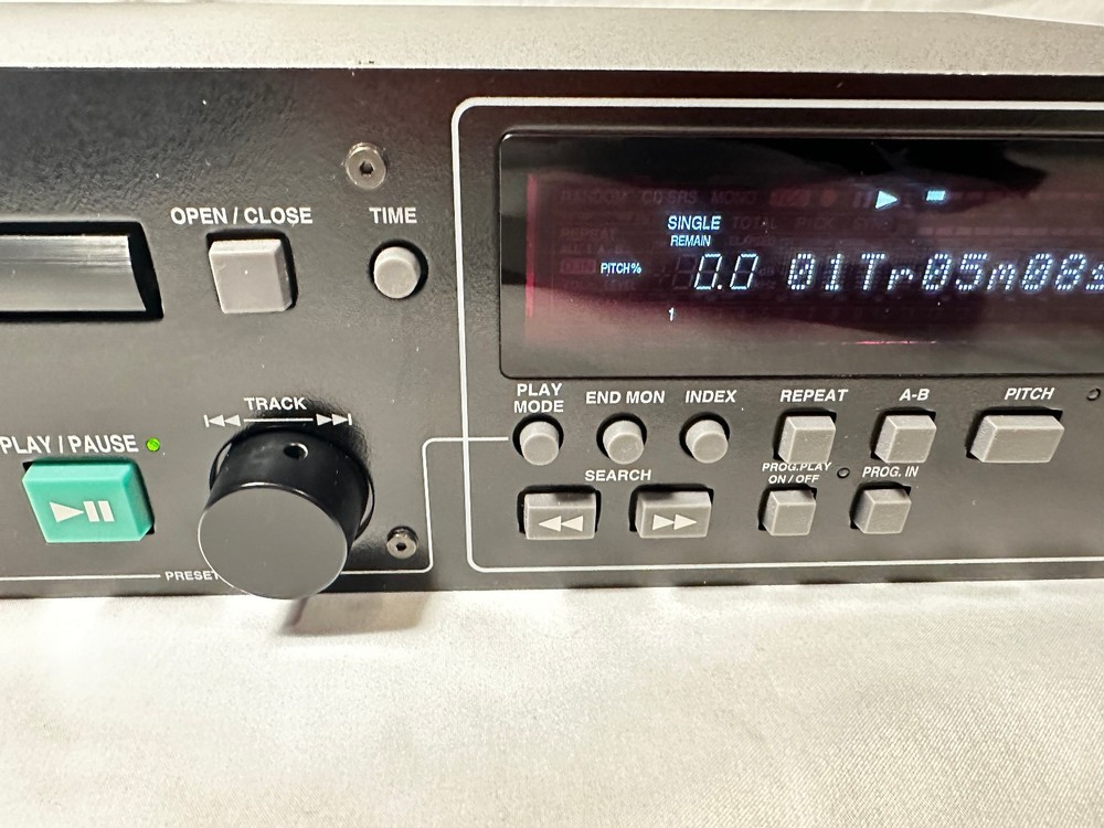 Denon DN-C630 Professional Rack Mount CD Player